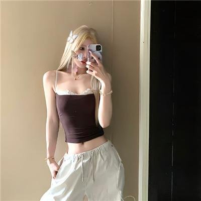 独自夜归的女孩